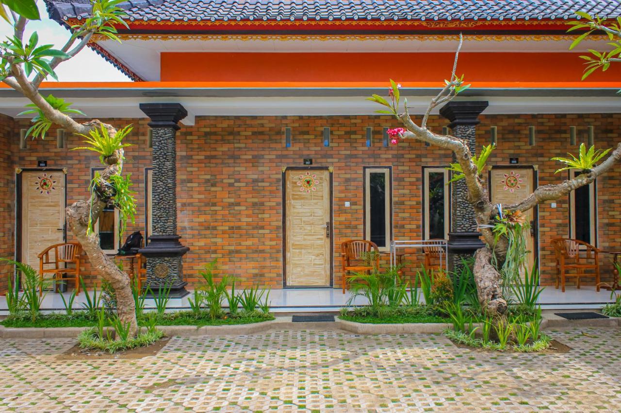 Hotel Niki Jembrana  Exterior photo