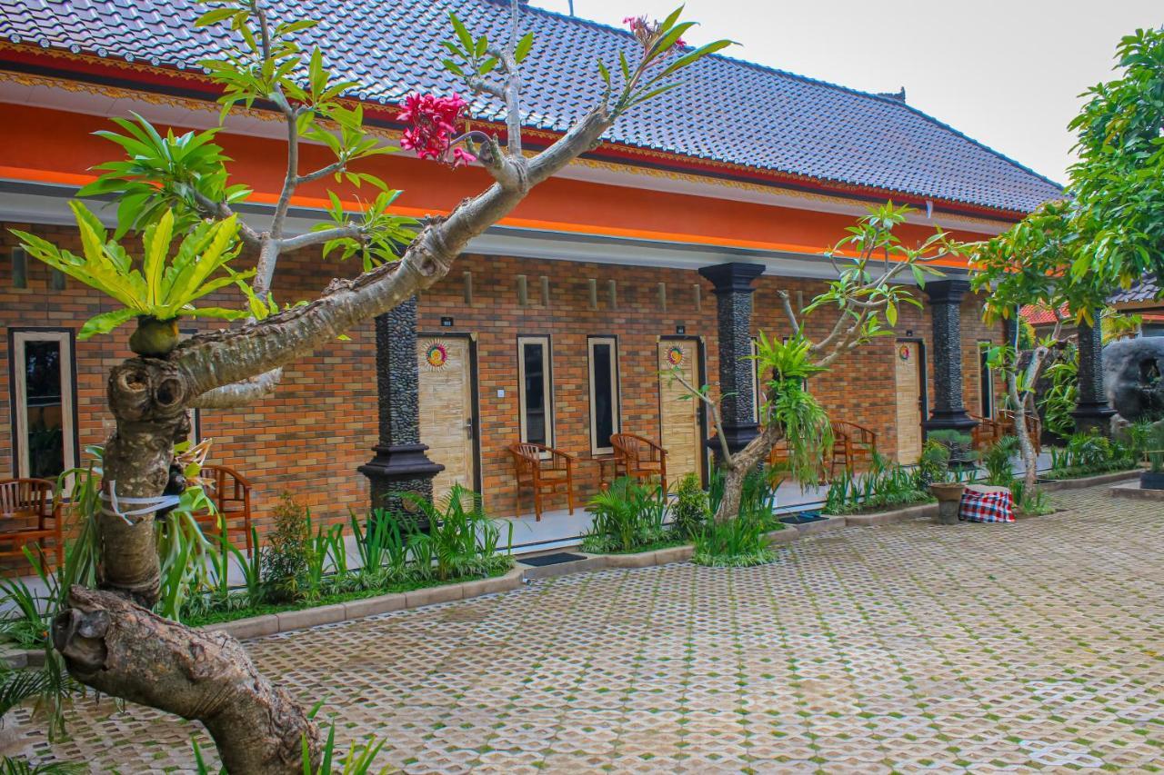 Hotel Niki Jembrana  Exterior photo